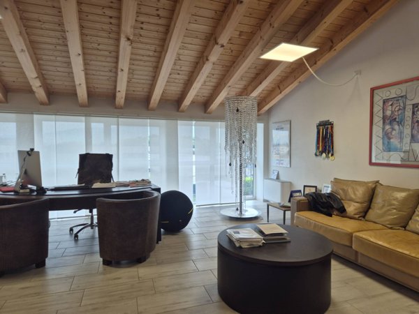 ufficio in vendita a Costermano sul Garda in zona Albarè