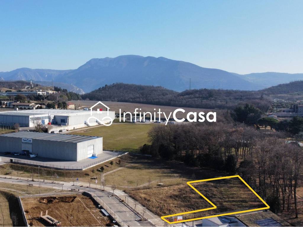 terreno edificabile in vendita a Costermano sul Garda