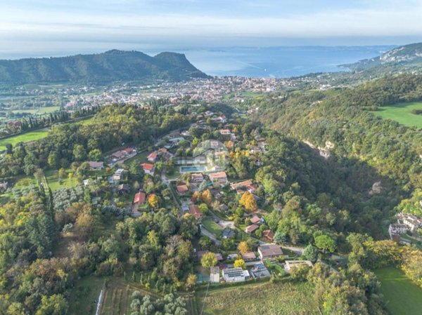 casa indipendente in vendita a Costermano sul Garda