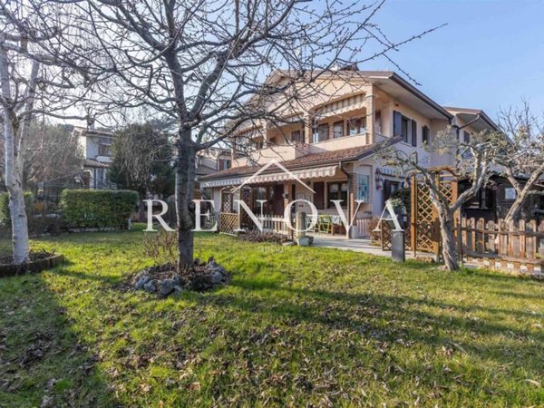 casa indipendente in vendita a Costermano sul Garda in zona Albarè