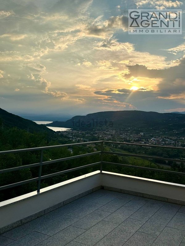 appartamento in vendita a Costermano sul Garda in zona Albarè
