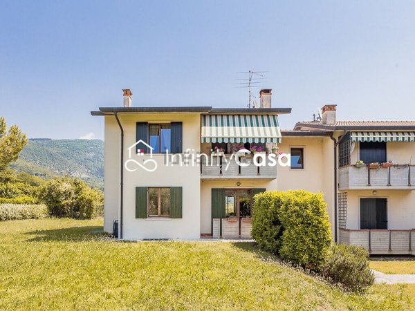 appartamento in vendita a Costermano sul Garda in zona Albarè