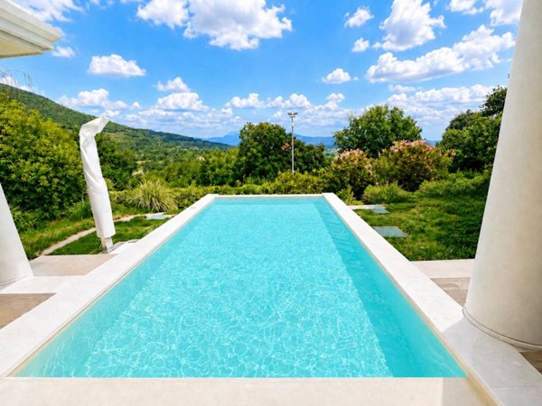 casa indipendente in vendita a Costermano sul Garda in zona Pizzon