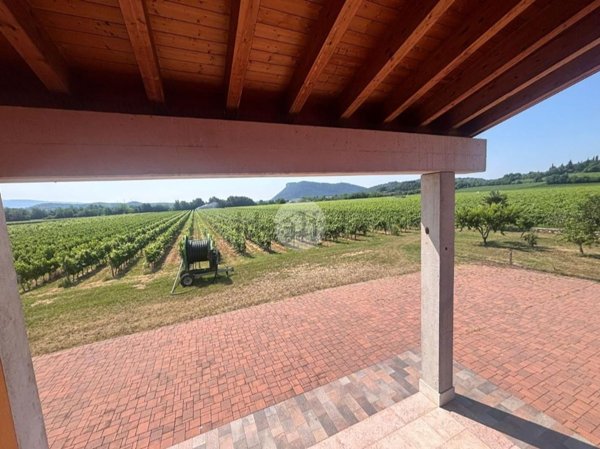 casa indipendente in vendita a Costermano sul Garda in zona Albarè