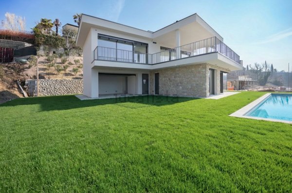 casa indipendente in vendita a Costermano sul Garda