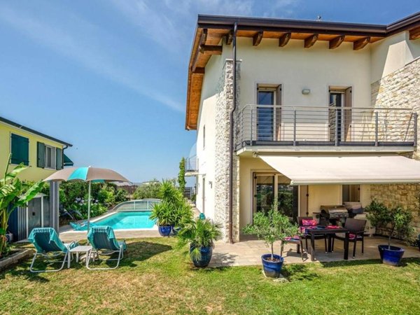 casa indipendente in vendita a Costermano sul Garda in zona Albarè