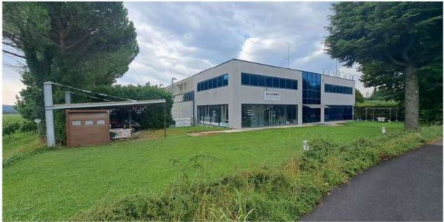 locale commerciale in vendita a Costermano sul Garda