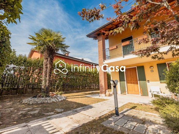 casa indipendente in vendita a Costermano sul Garda in zona Albarè