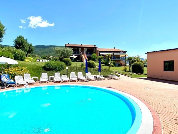 casa indipendente in vendita a Costermano sul Garda in zona Albarè