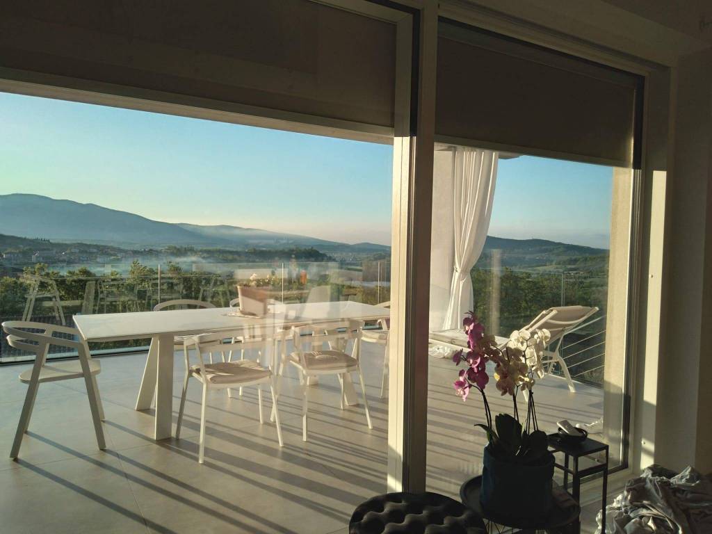 casa indipendente in vendita a Costermano sul Garda in zona Albarè