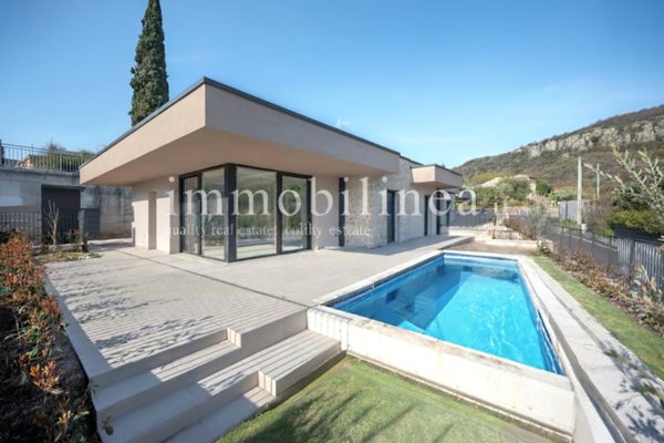 casa indipendente in vendita a Costermano sul Garda in zona Marciaga