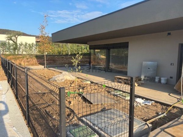 casa indipendente in vendita a Costermano sul Garda in zona Albarè