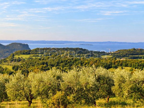 terreno in vendita a Costermano sul Garda