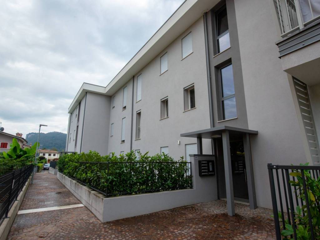 appartamento in vendita a Costermano sul Garda in zona Pizzon