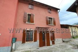 casa indipendente in vendita a Dolcè