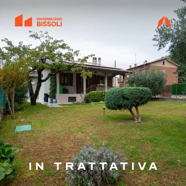 casa indipendente in vendita a Dolcè in zona Ceraino