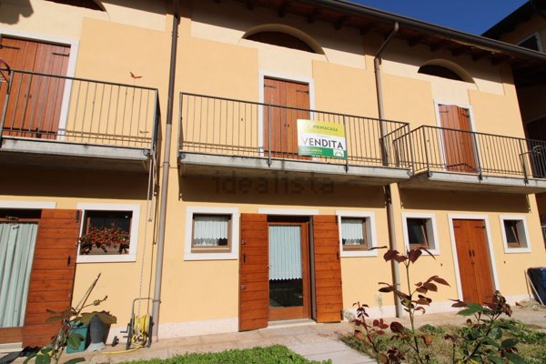 appartamento in vendita a Dolcè in zona Peri