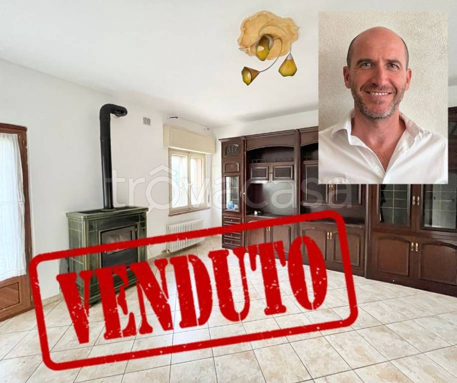 casa indipendente in vendita a Dolcè in zona Ossenigo