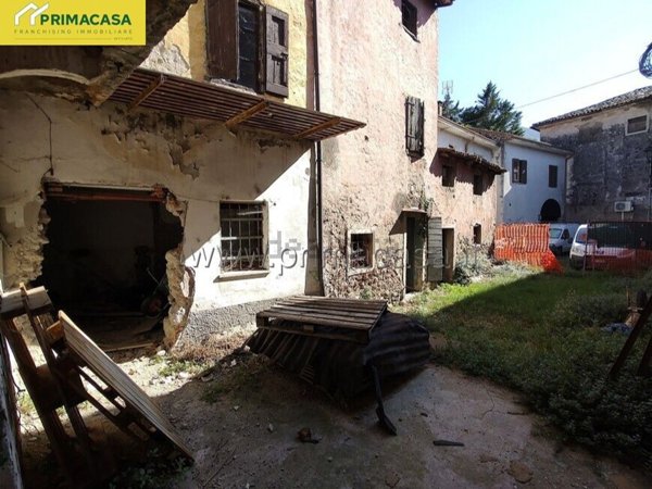 casa semindipendente in vendita a Dolcè