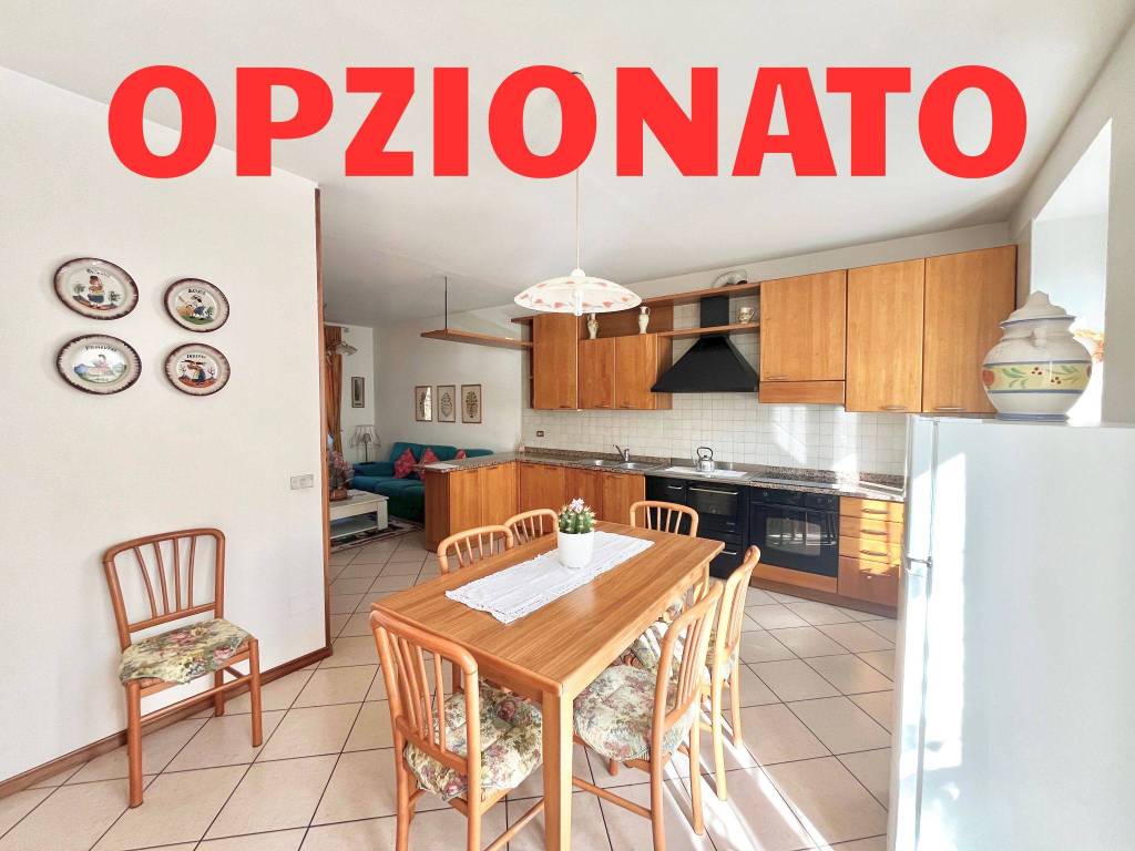 appartamento in vendita a Dolcè in zona Peri