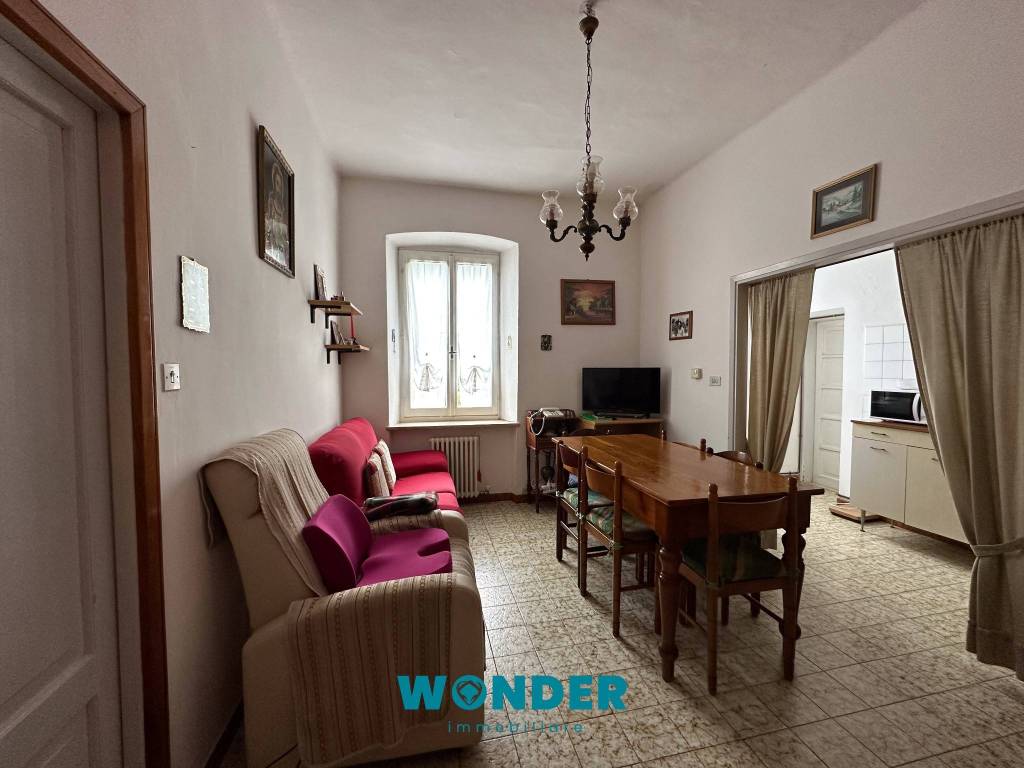 casa indipendente in vendita a Dolcè in zona Peri