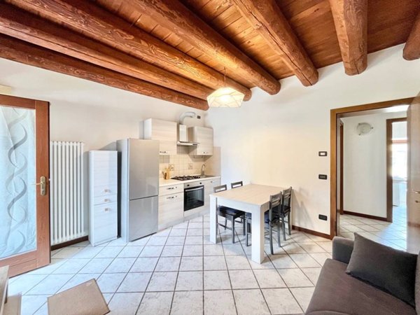 appartamento in vendita a Dolcè in zona Peri