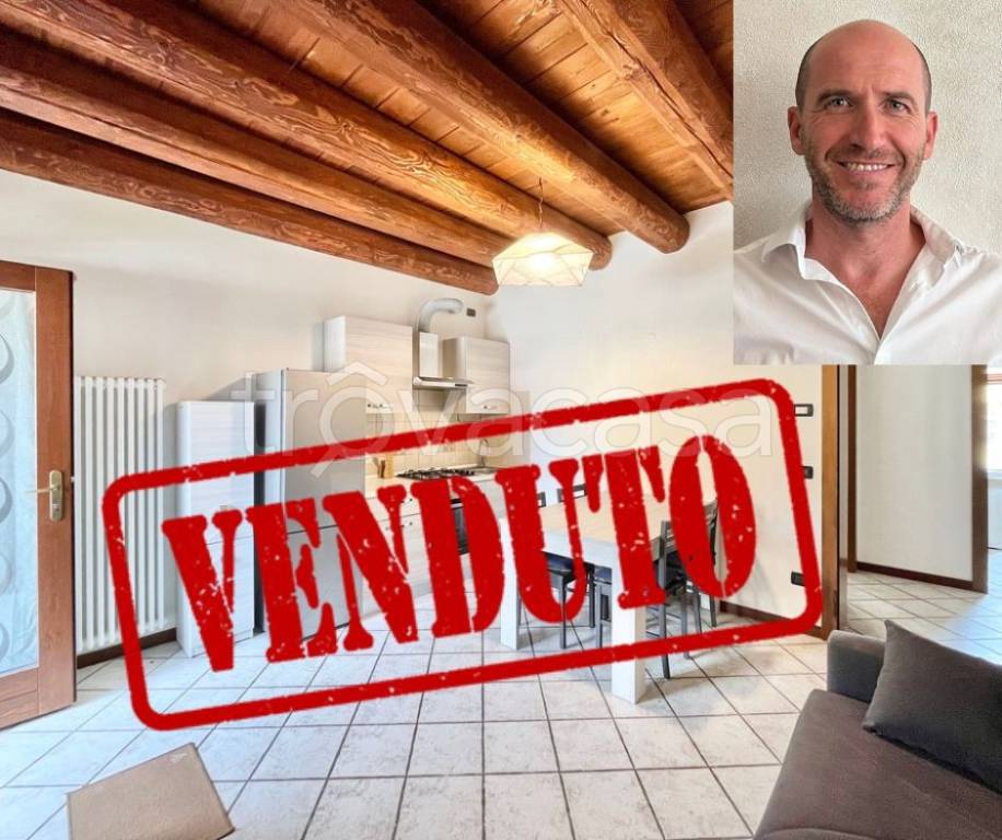 appartamento in vendita a Dolcè in zona Peri