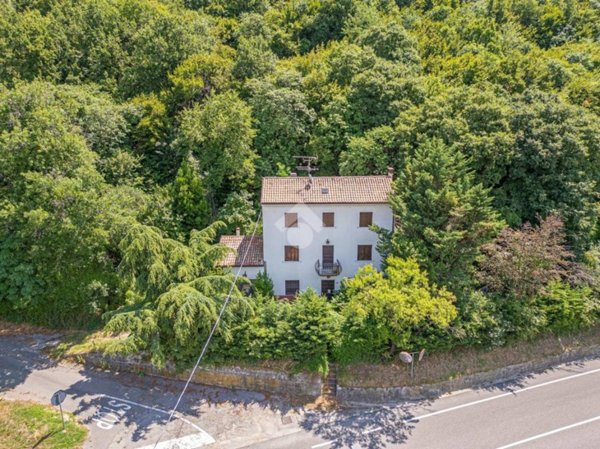 casa indipendente in vendita a Dolcè in zona Ceraino