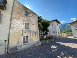 casa indipendente in vendita a Dolcè in zona Ossenigo