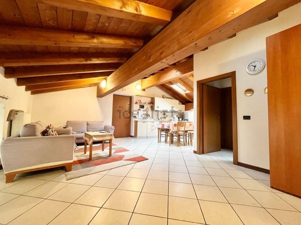 appartamento in vendita a Dolcè in zona Peri