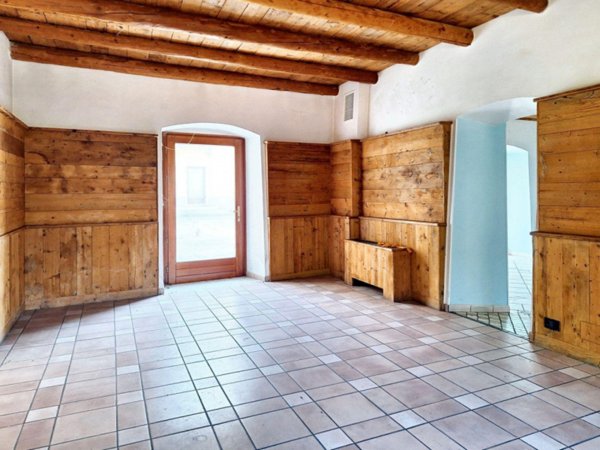 negozio in vendita a Dolcè in zona Peri