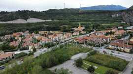 villa in vendita a Dolcè in zona Volargne