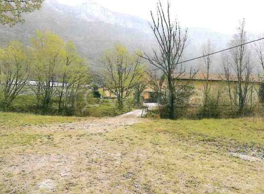 ufficio in vendita a Dolcè in zona Ceraino