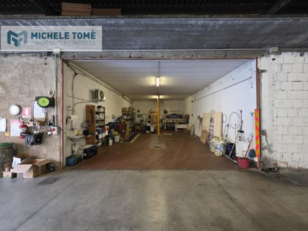 locale di sgombero in vendita a Dolcè in zona Peri