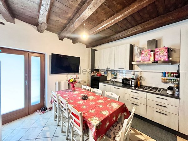 appartamento in vendita a Dolcè in zona Ceraino