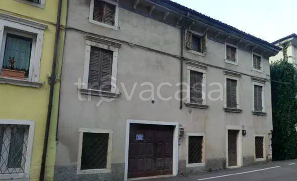 appartamento in vendita a Dolcè in zona Ceraino