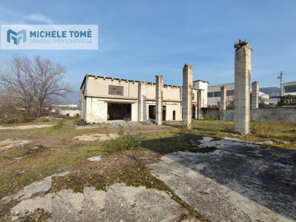 terreno in vendita a Dolcè in zona Volargne