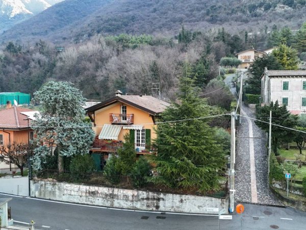 casa indipendente in vendita a Dolcè