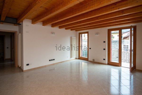 appartamento in vendita a Dolcè in zona Peri