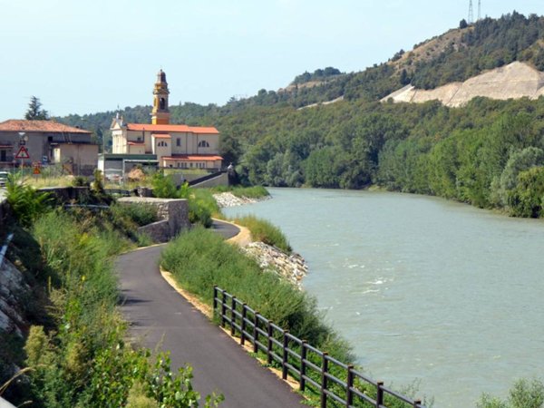 terreno edificabile in vendita a Dolcè in zona Volargne