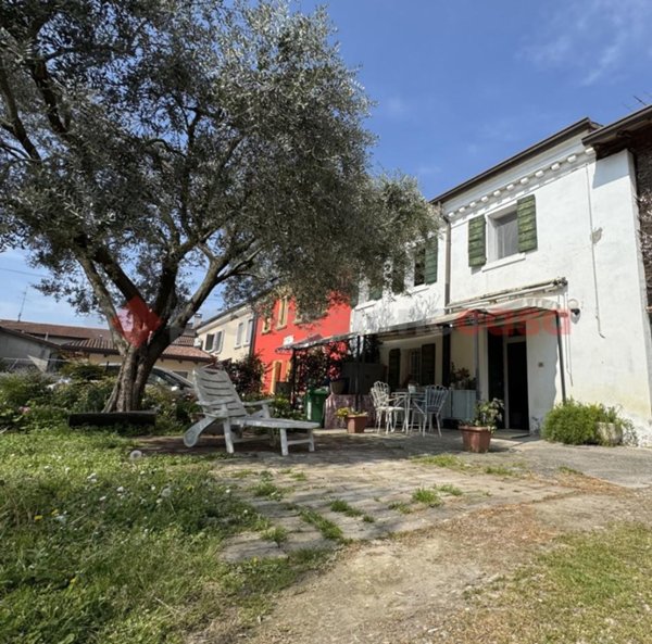 casa indipendente in vendita ad Erbè