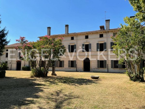 villa in vendita ad Erbè