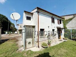 casa indipendente in vendita ad Erbè