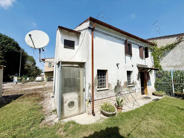 casa indipendente in vendita ad Erbè
