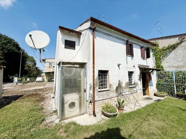 casa indipendente in vendita ad Erbè