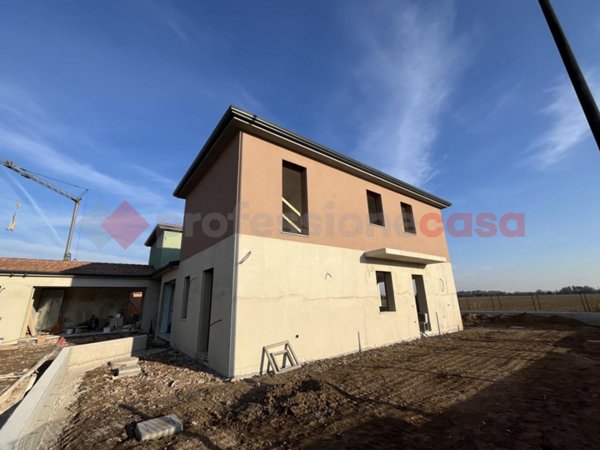 casa indipendente in vendita ad Erbè