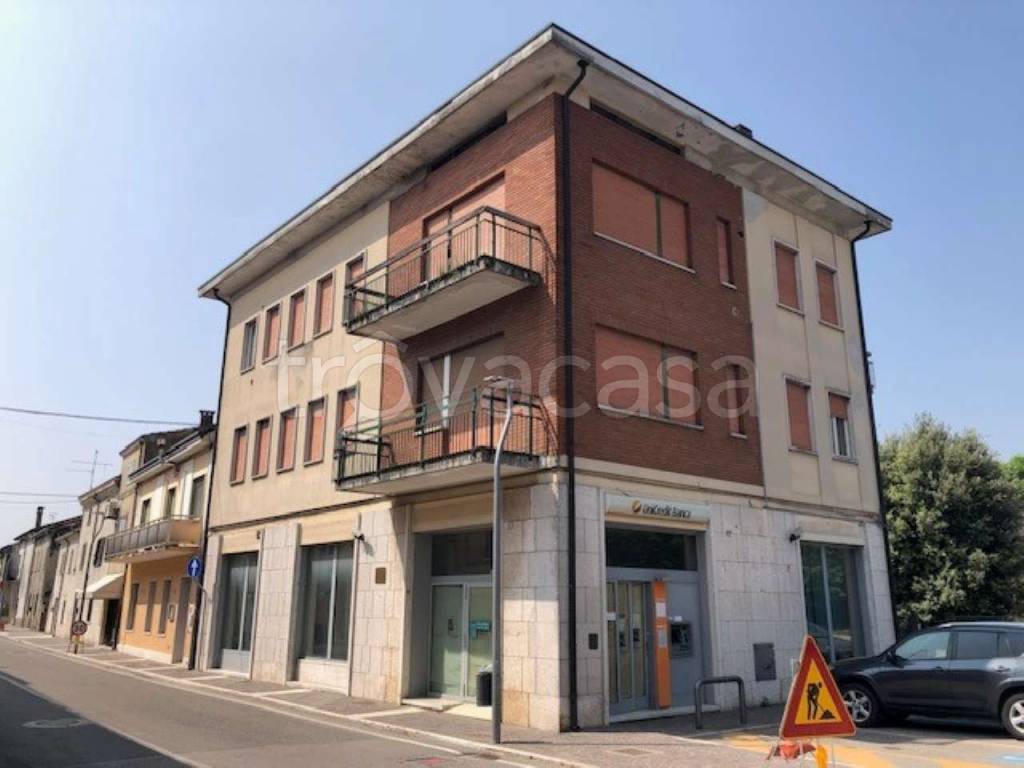 ufficio in vendita ad Erbè