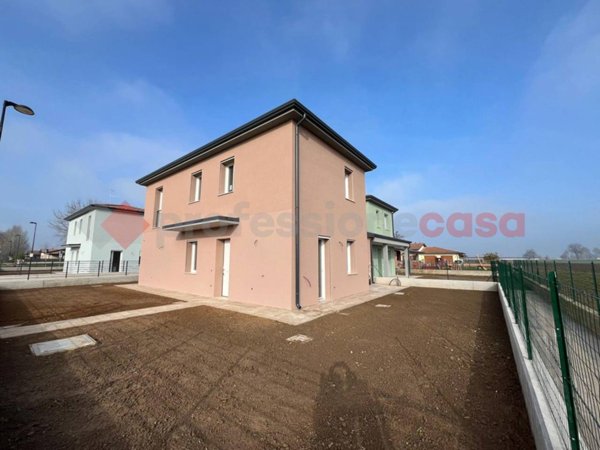 casa indipendente in vendita ad Erbè