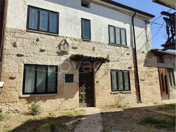 casa indipendente in vendita ad Erbè