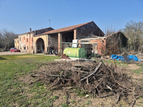 casa indipendente in vendita ad Erbè